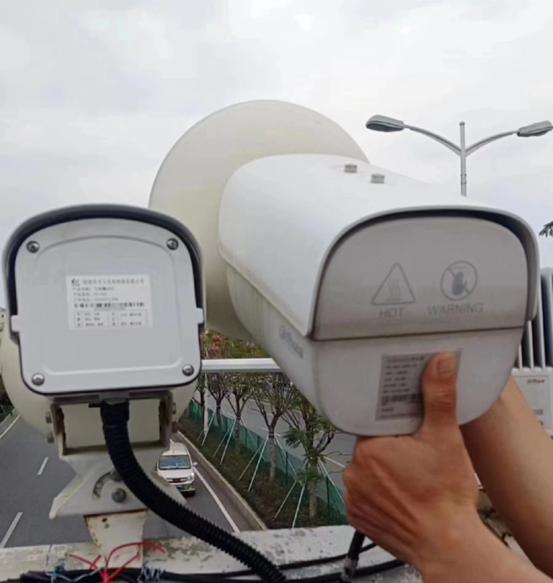 豐上光電爆閃燈助力東莞卡口維護(hù)項目